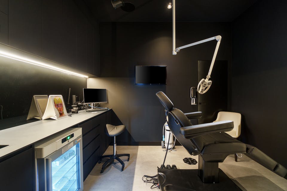 Vamp Cosmetic Clinic medical fitout photo 7