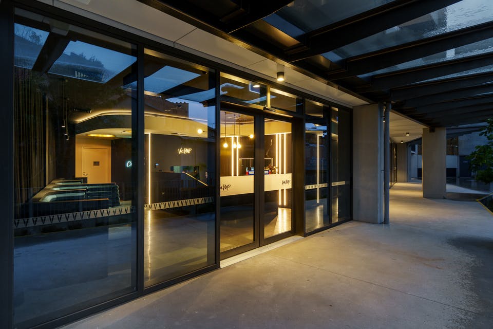 Vamp Cosmetic Clinic medical fitout photo 4